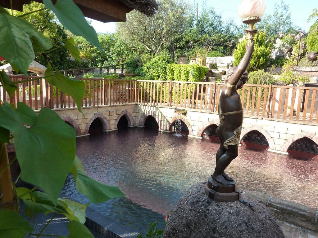 Chateau Hotel La Vignette Haute Auribeau-sur-Siagne Екстериор снимка